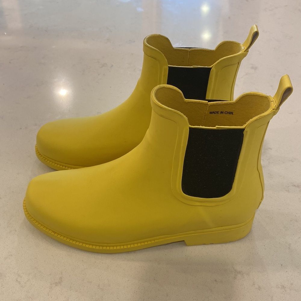 J. Crew Chelsea Rain Boots Yellow and Black Size 8